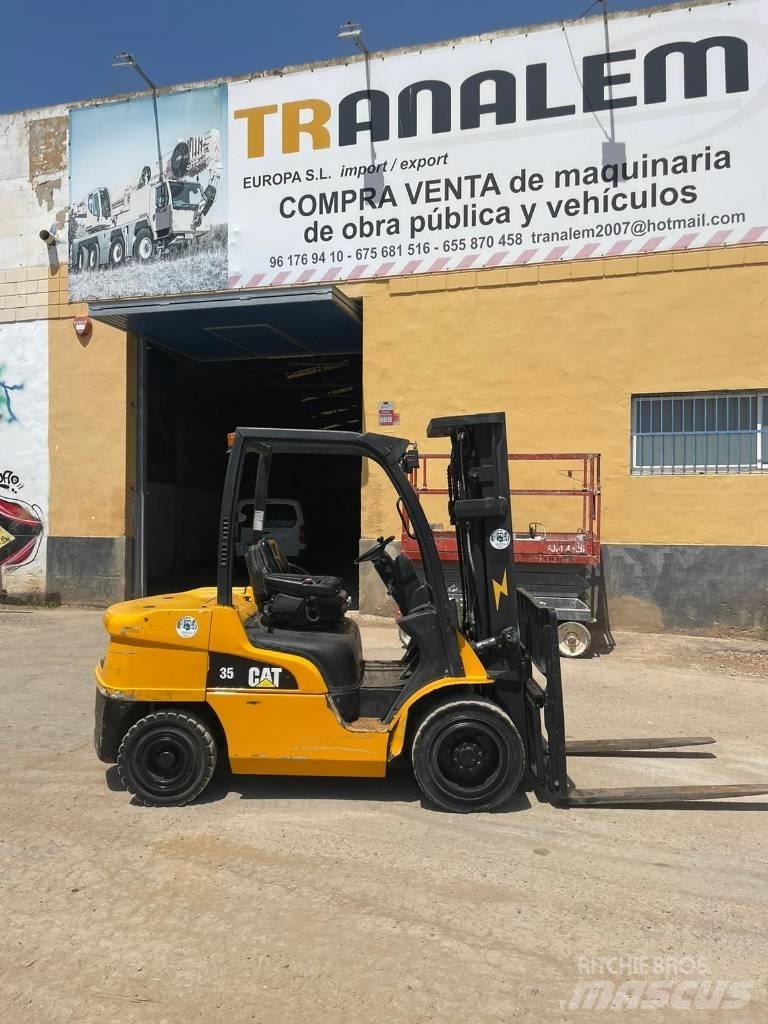 CAT 35 Дизельні навантажувачі