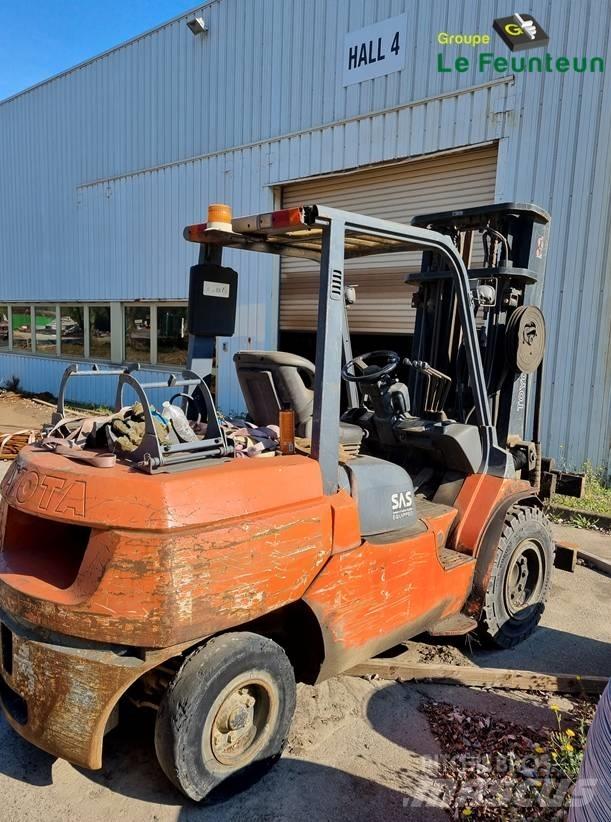 Toyota 02-7 FG A 50 Газові навантажувачі