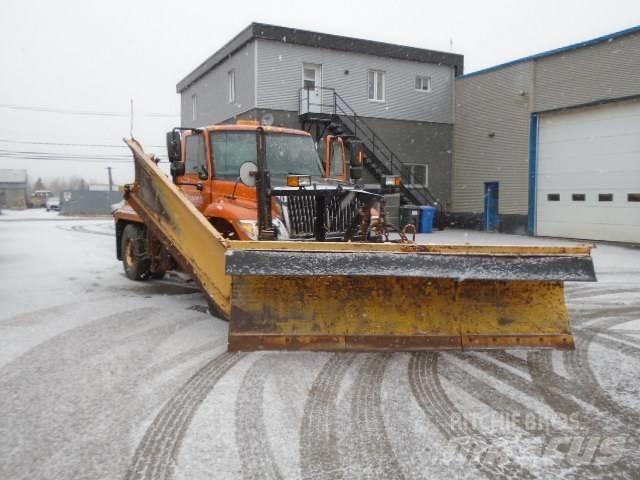 International 7400 Снігоочищувальні ножі та плуги