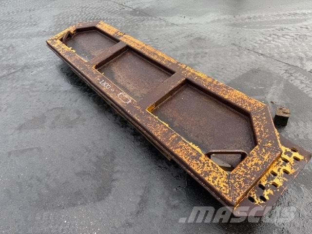 CAT TAILGATE Зчленовані самоскиди