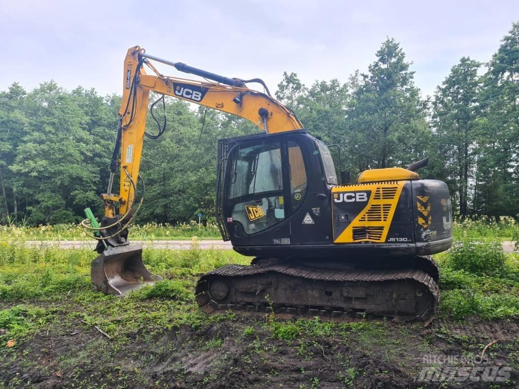 JCB JS 130 LC Гусеничні екскаватори