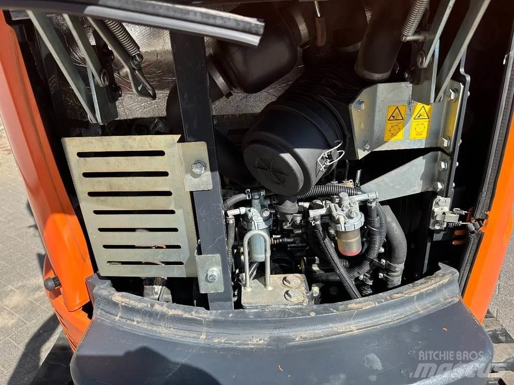 Hitachi ZX26U-6CR Міні-екскаватори < 7т