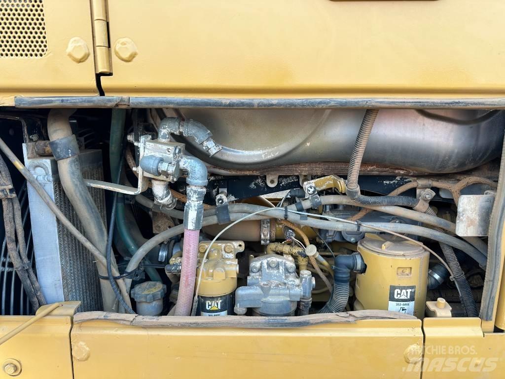 CAT D 6 N XL Гусеничні бульдозери