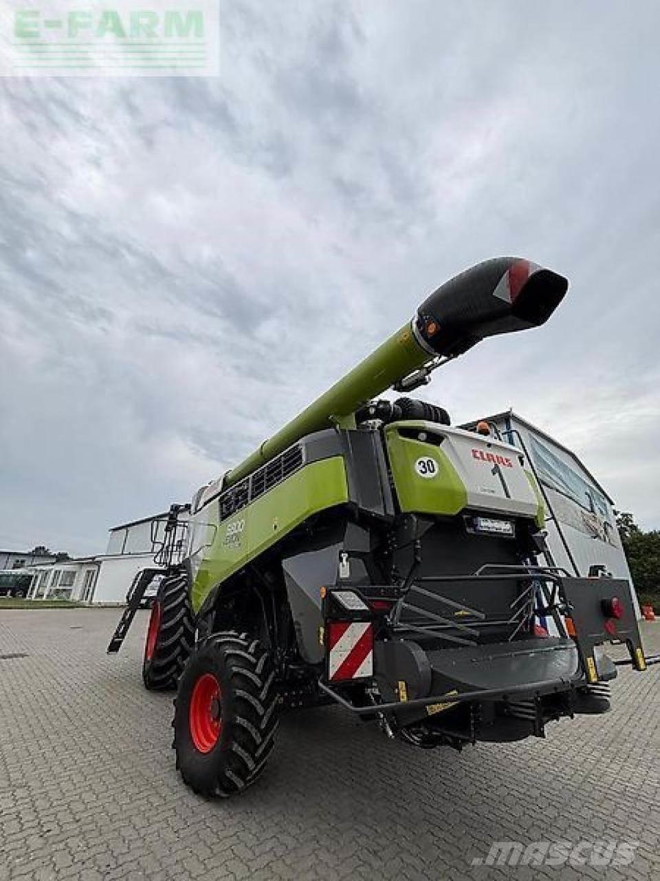 CLAAS lexion 6800 Зернозбиральні комбайни