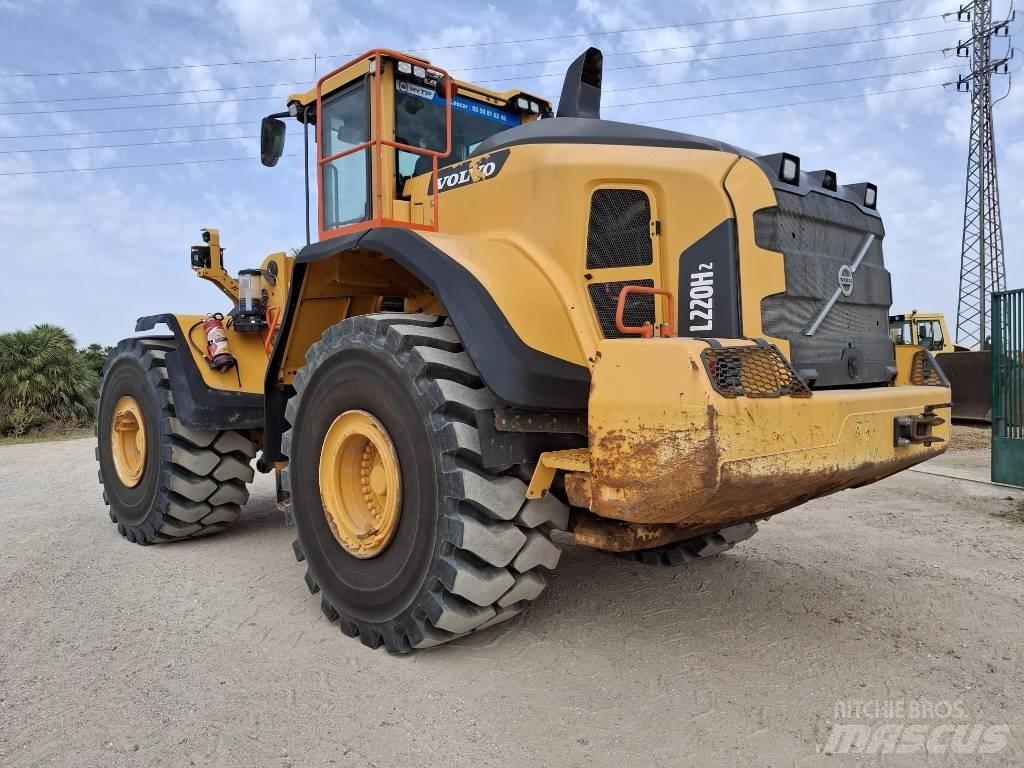 Volvo L 220 H Фронтальні навантажувачі