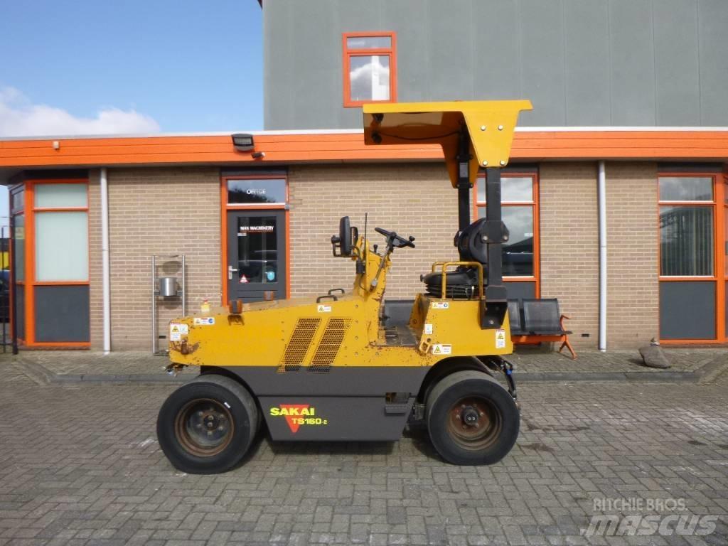 Sakai TS 160 Пневматичні катки