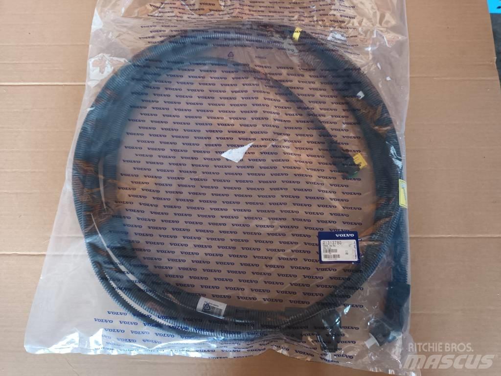 Volvo HOSE 21313780 Гідравліка