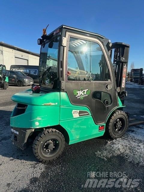 Mitsubishi FD25N3 Дизельні навантажувачі