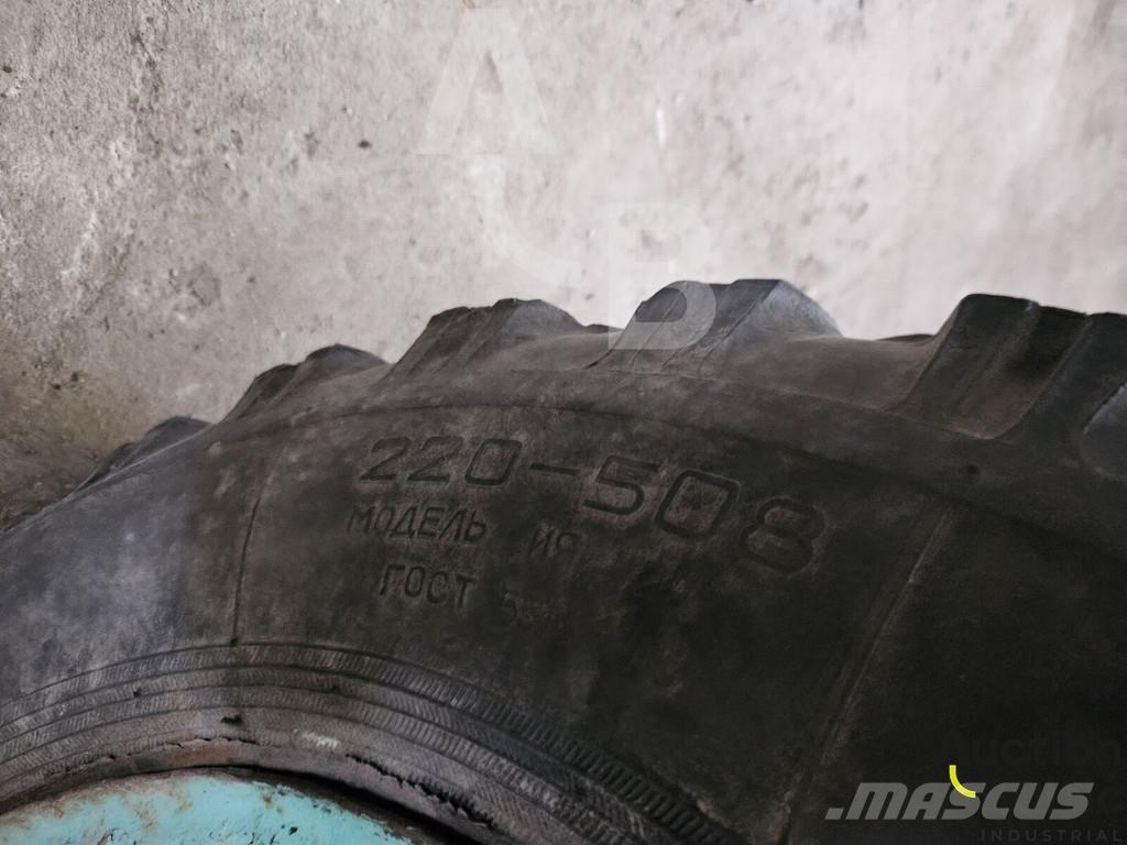 Belarus MTZ 80L Трактори