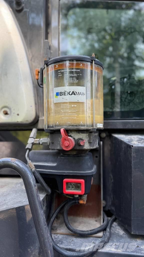 Hitachi ZW 140 Фронтальні навантажувачі