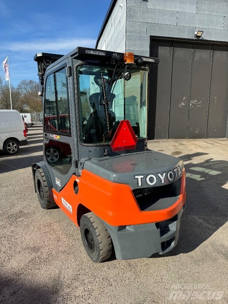 Toyota 52-8FDJF35 Дизельні навантажувачі