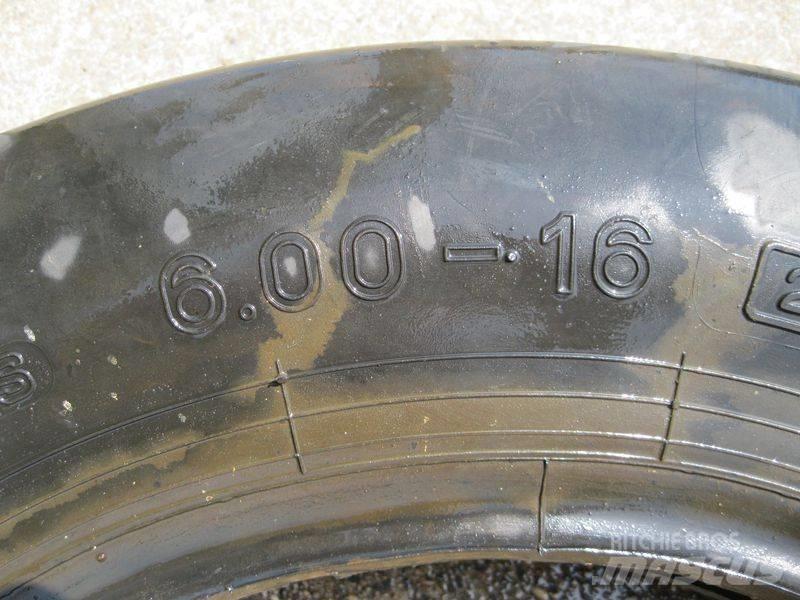Pirelli 6.00-16 band Колеса
