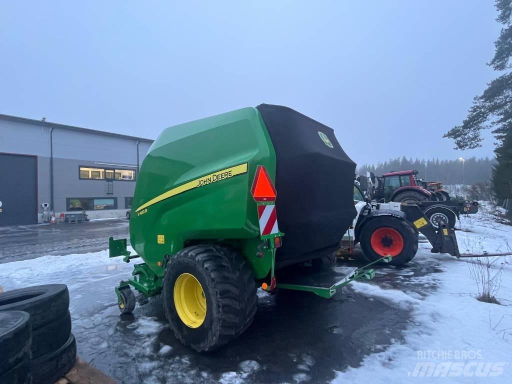 John Deere V451R Рулонні прес-підбирачі