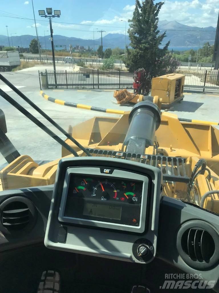 CAT 972M Фронтальні навантажувачі