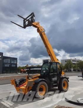 JCB 540-140 Телескопічні навантажувачі
