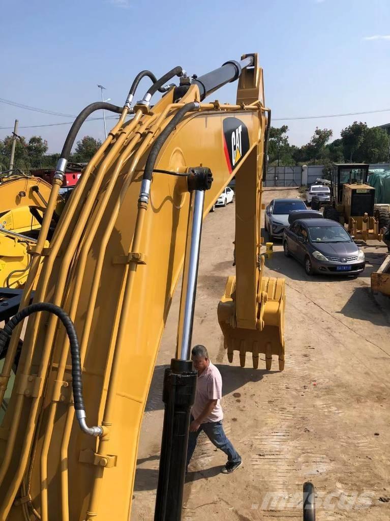 CAT 320 D Гусеничні екскаватори