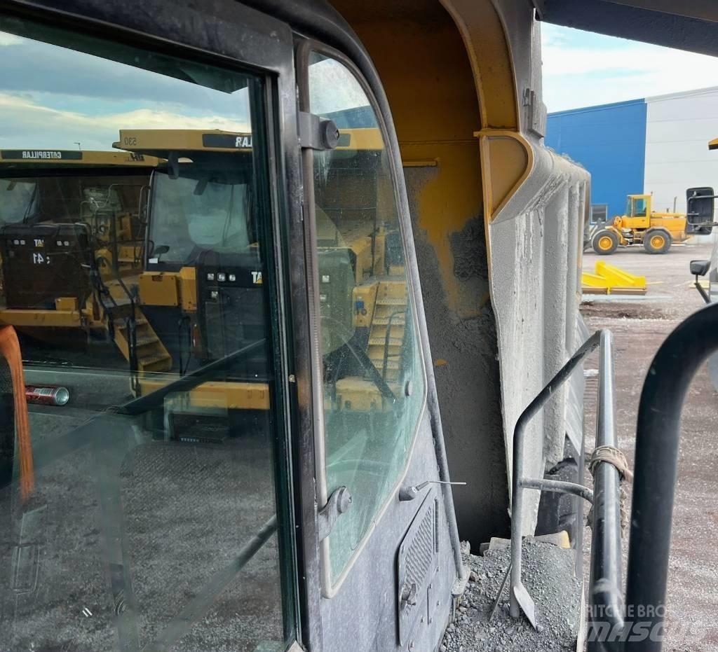 CAT 775 G Кар`єрні самоскиди