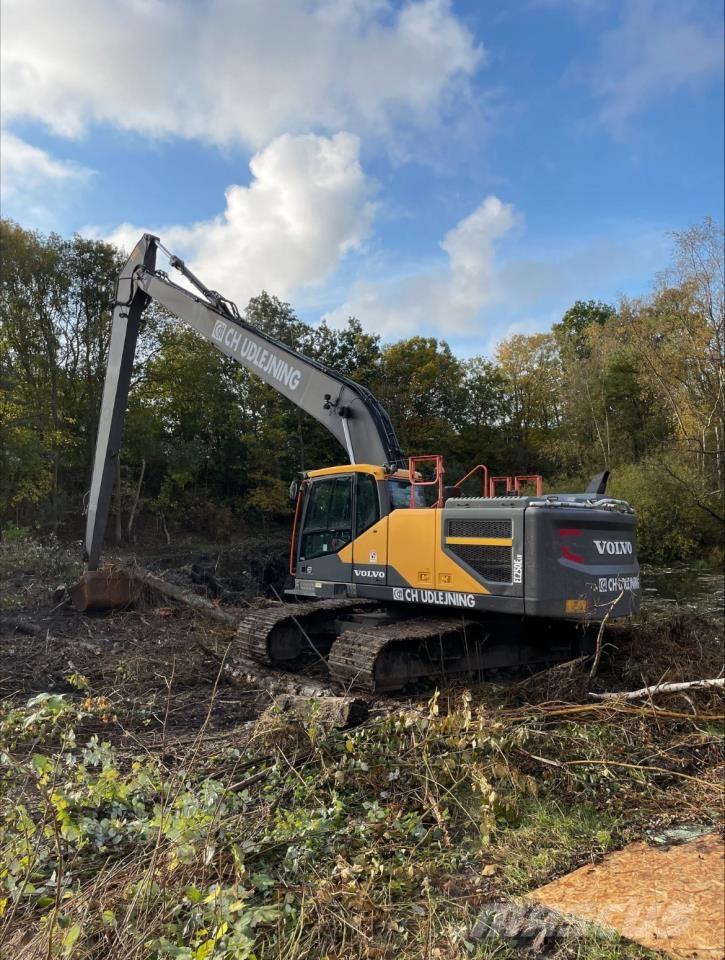 Volvo 250E LR Гусеничні екскаватори