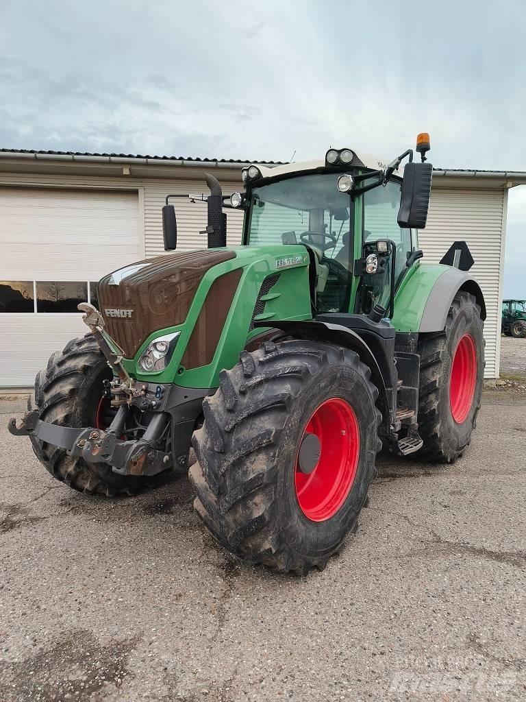 Fendt 828 Vario Трактори