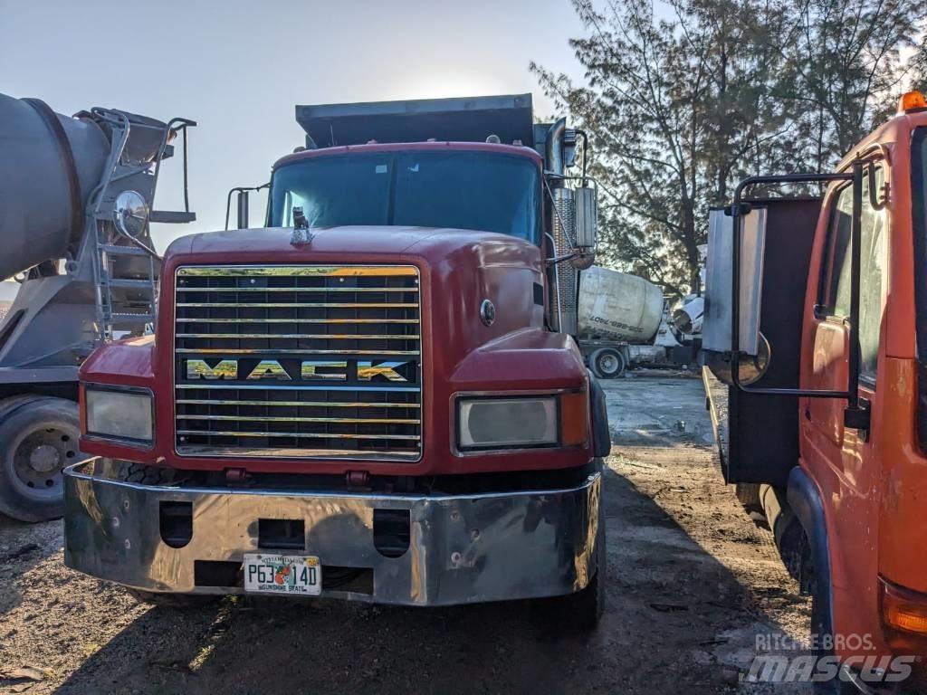 Mack CL 713 Самоскиди