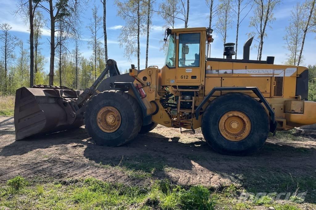Volvo L 220 Фронтальні навантажувачі