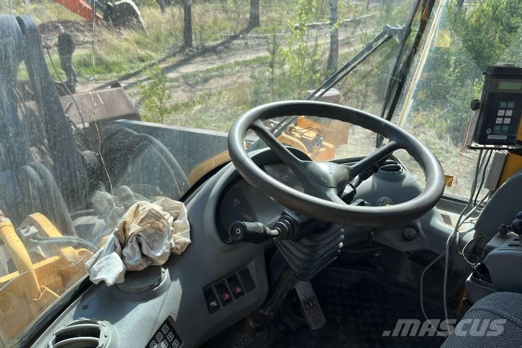 Volvo L 220 Фронтальні навантажувачі