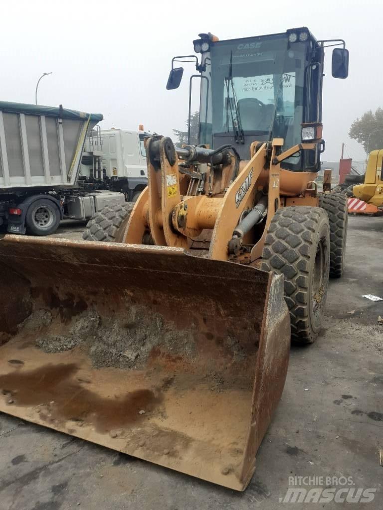 CASE 521 F Фронтальні навантажувачі