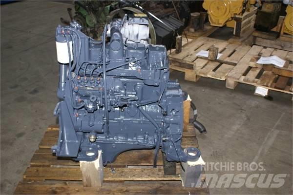 Komatsu S6D102E Двигуни