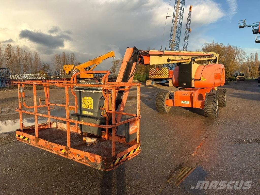 JLG 800 AJ Колінчаті підйомники