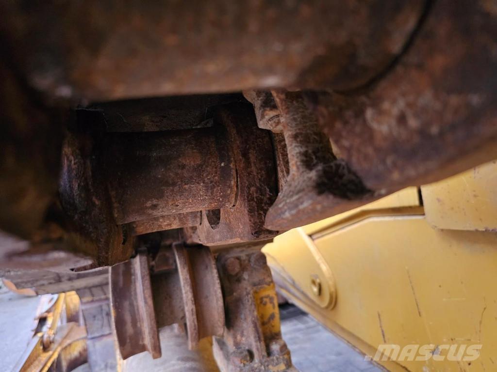 CAT D6T Гусеничні бульдозери