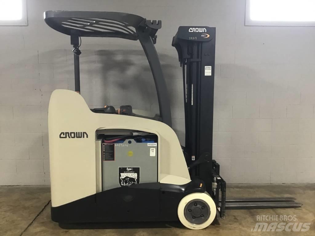 Crown RC5555-40 Самохідні електроштабелери