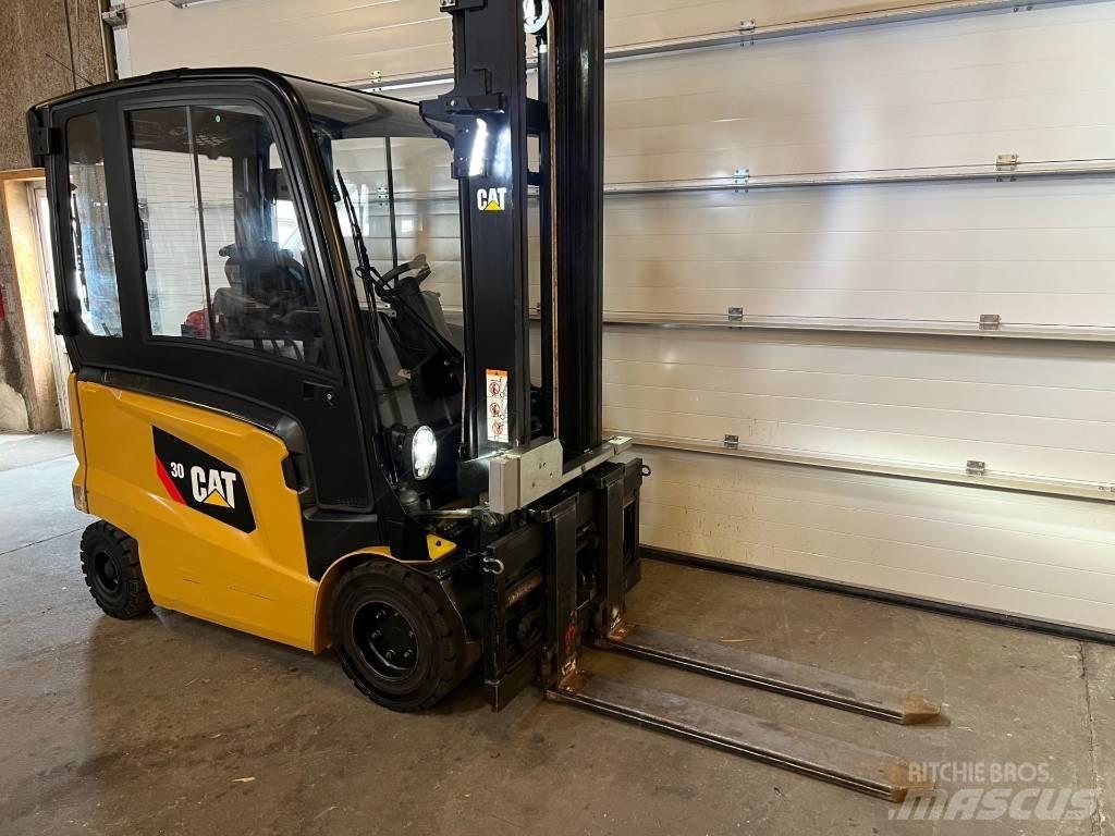 CAT EP30CN Електронавантажувачі