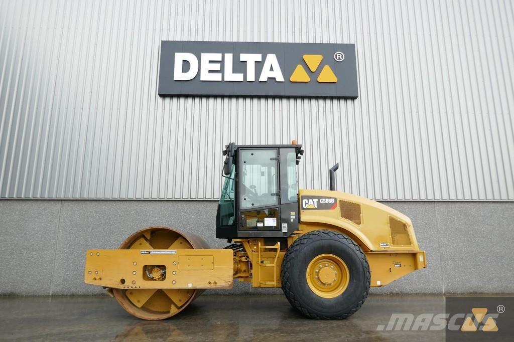 CAT CS66B Грунтові котки