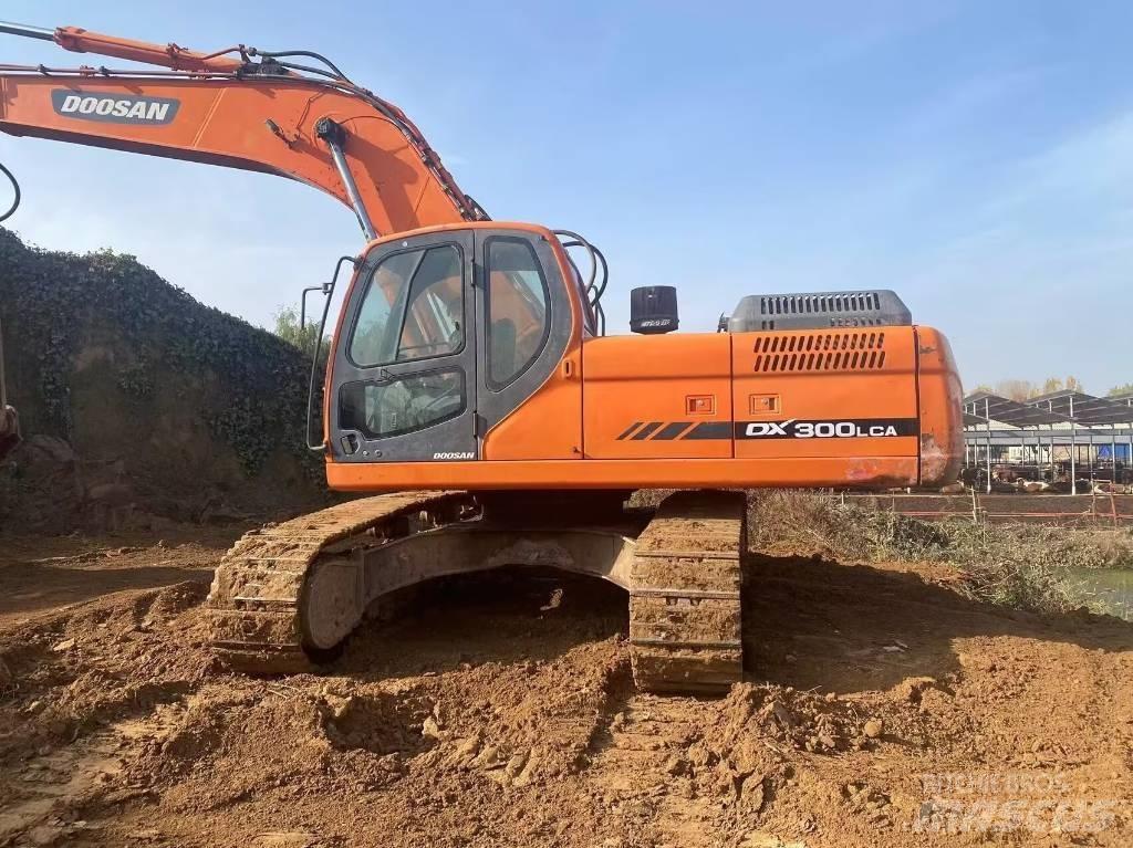 Doosan DX 300 LC Гусеничні екскаватори