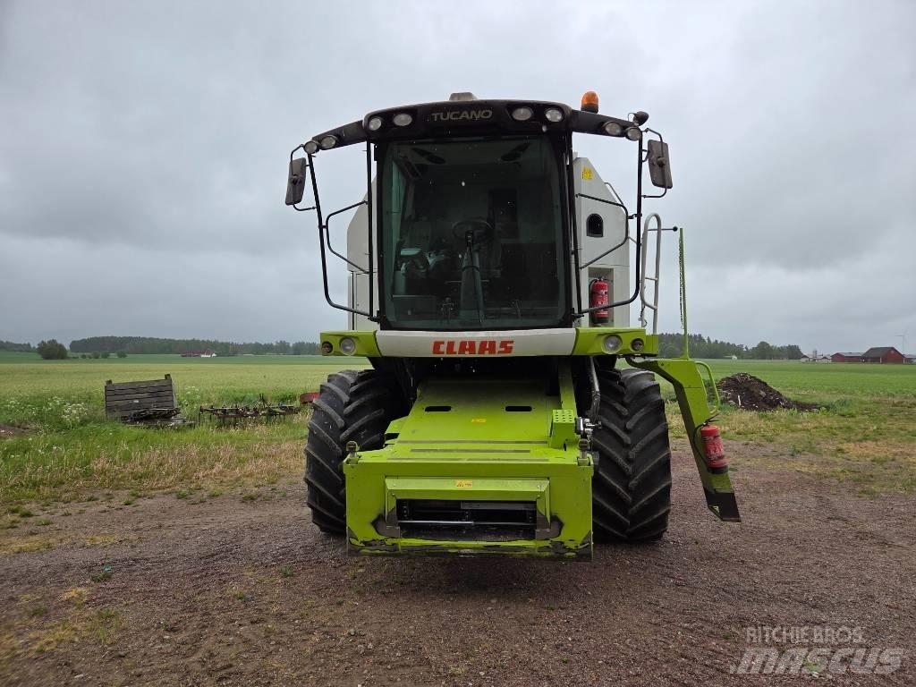 CLAAS Tucano 430 Зернозбиральні комбайни
