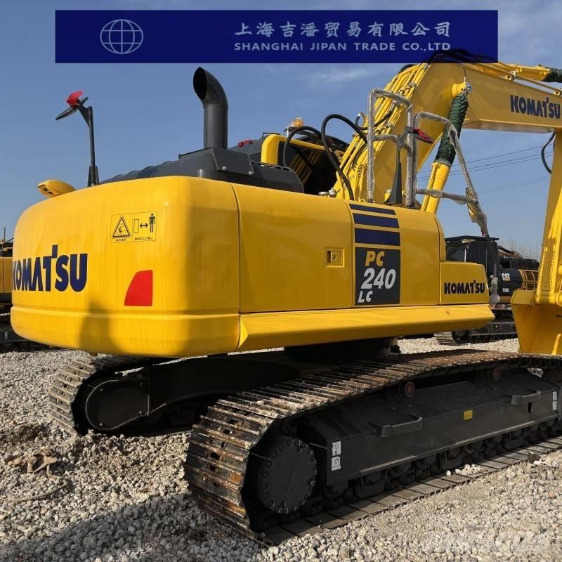 Komatsu PC 240 Гусеничні екскаватори