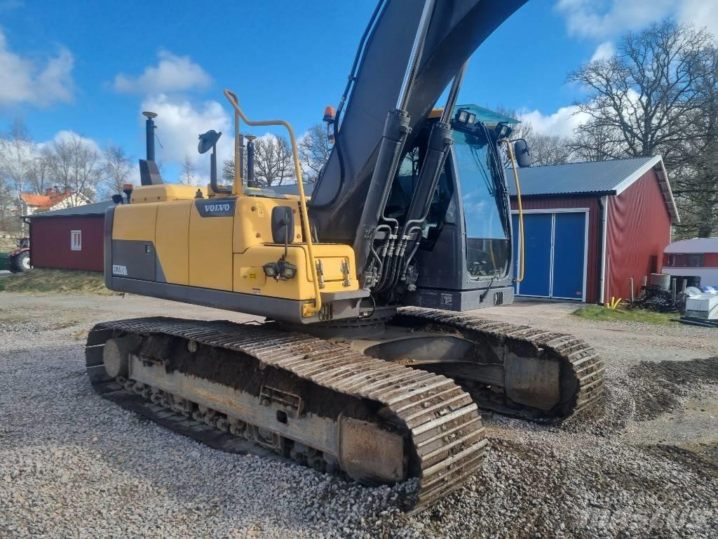 Volvo EC 220 DL Гусеничні екскаватори