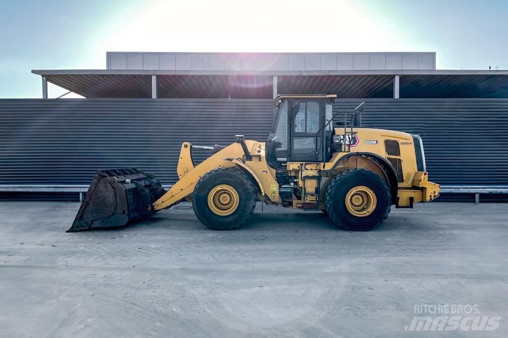 CAT 950M Фронтальні навантажувачі
