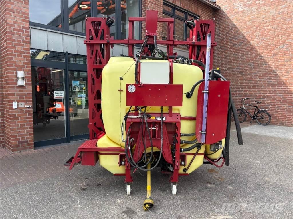 Hardi Master 1200 Причіпні обприскувачі