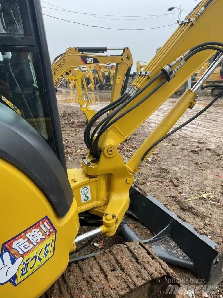 Komatsu PC 30 Міні-екскаватори < 7т