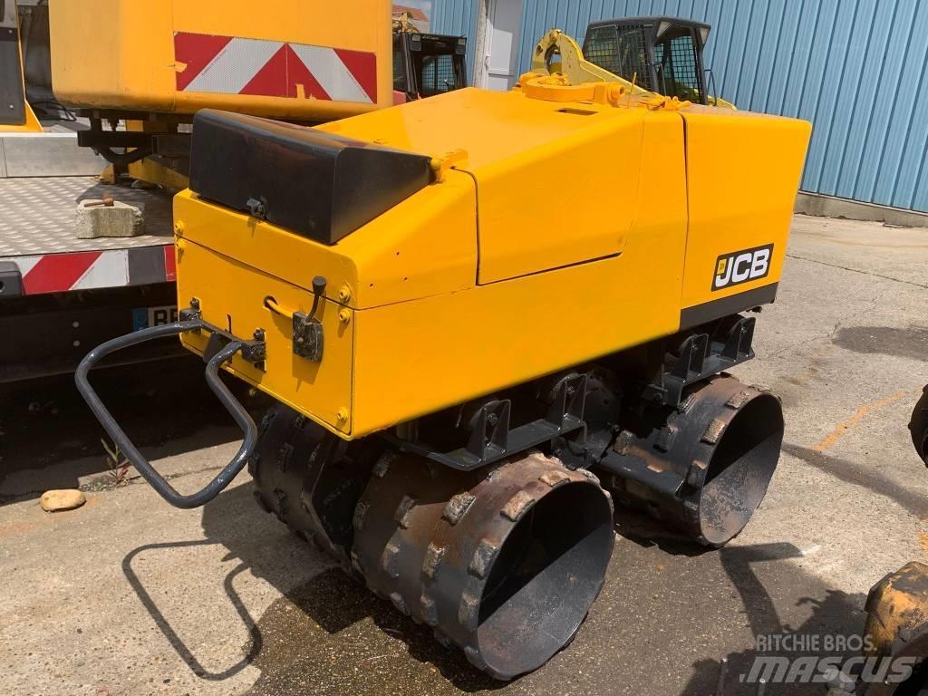 JCB VM 1500 Котки тротуарні