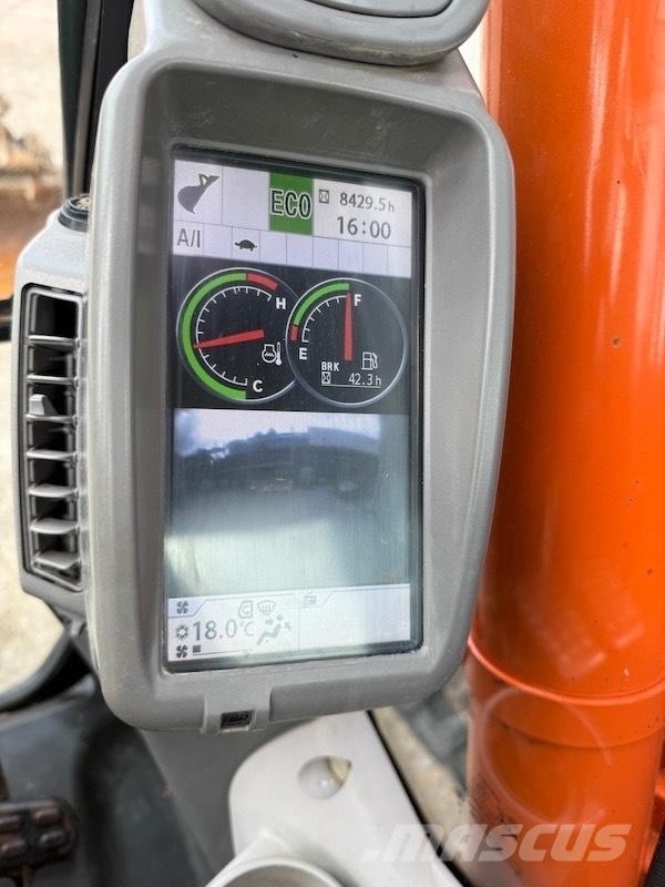 Hitachi ZX 135 US-5B Гусеничні екскаватори