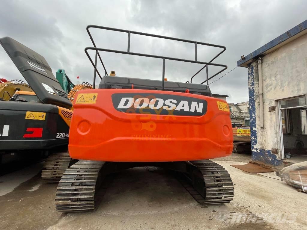 Doosan DX 300LC -9 Гусеничні екскаватори
