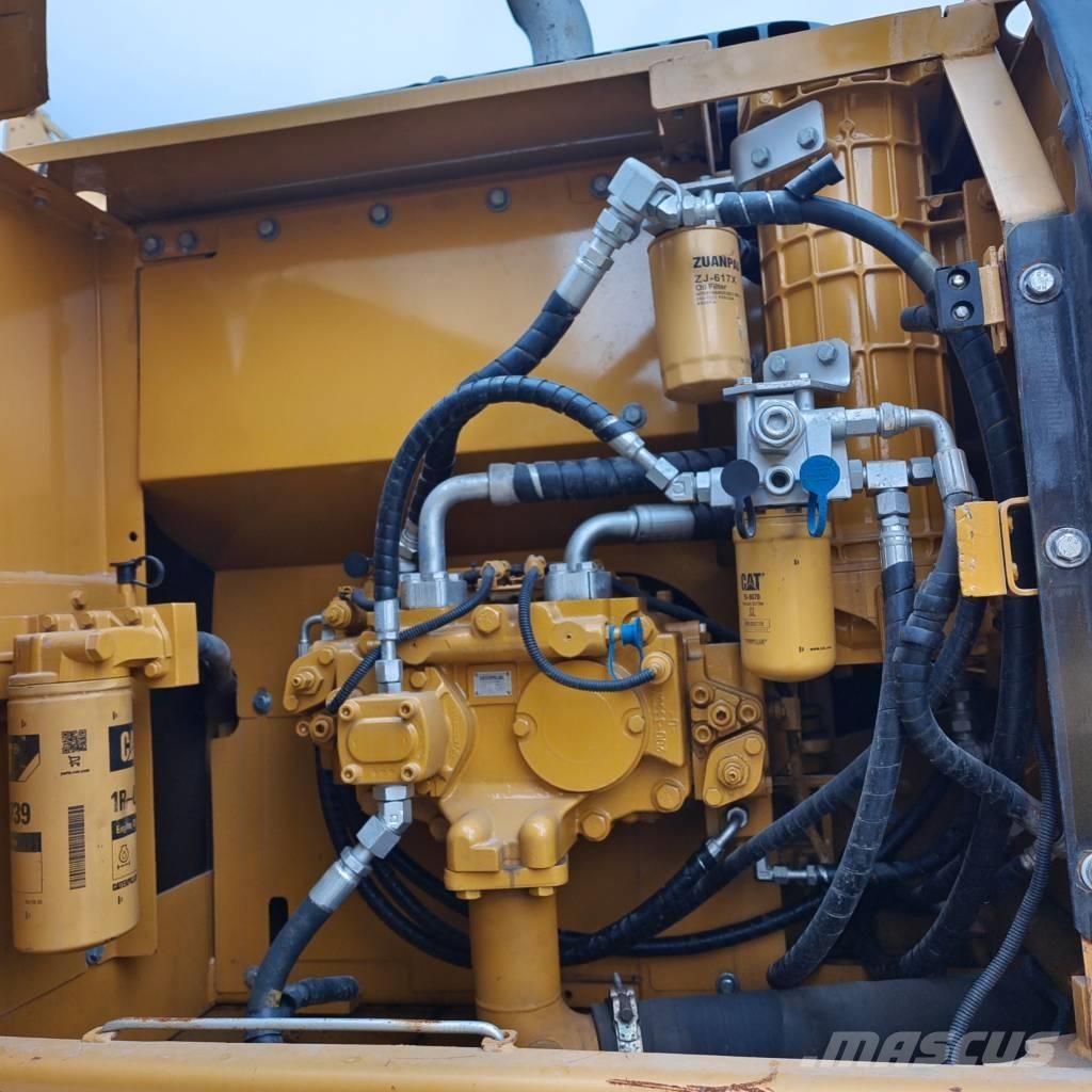 CAT 320 D Гусеничні екскаватори