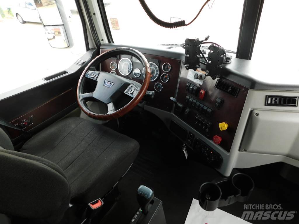 Western Star 5700 XE Тягачі