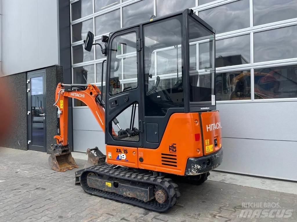 Hitachi ZX19-6 CR Міні-екскаватори < 7т
