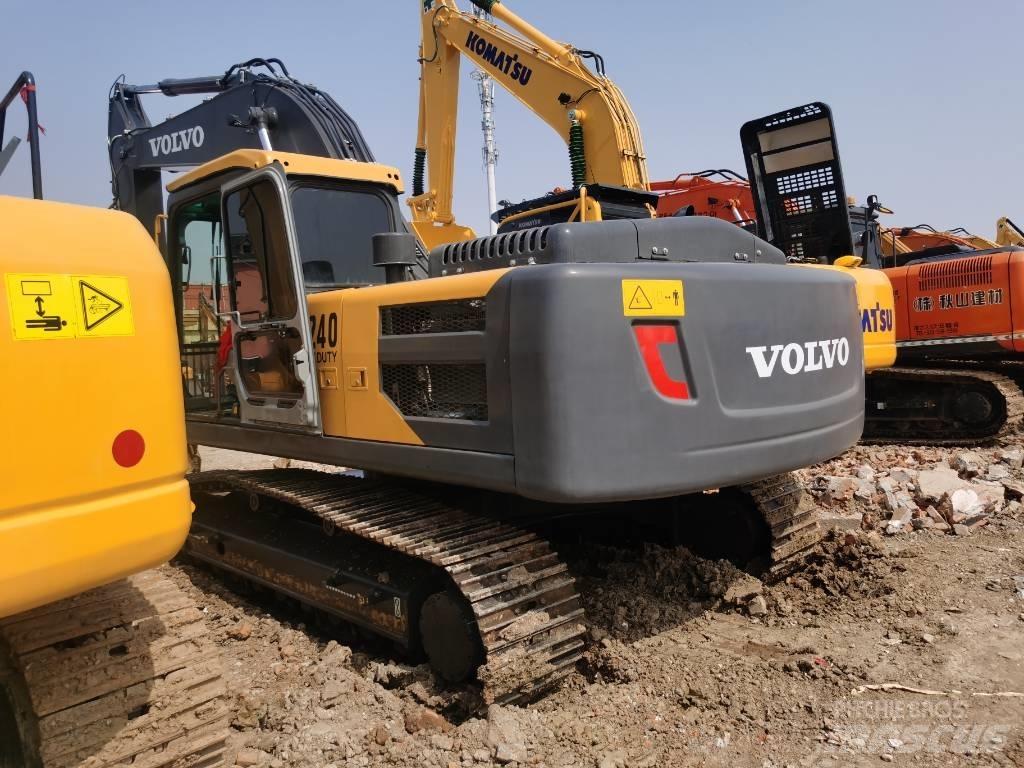 Volvo EC 240 Гусеничні екскаватори