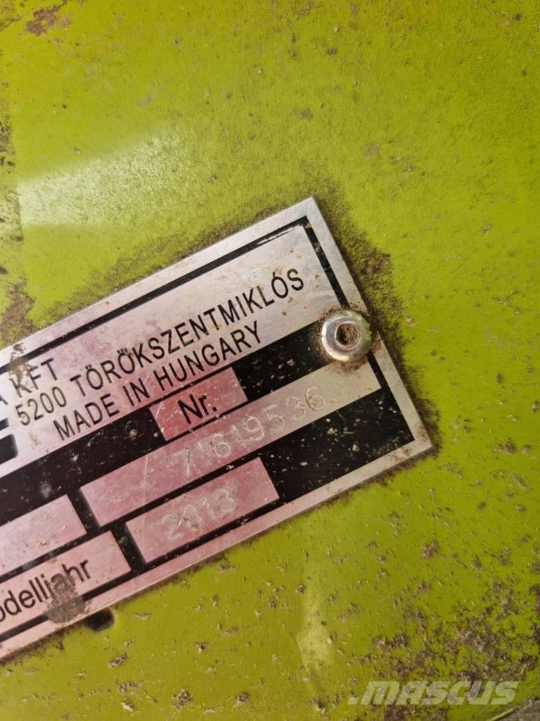CLAAS Lexion 670 Зернозбиральні комбайни