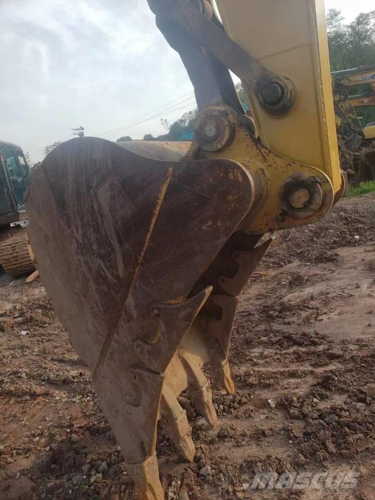 CAT 320 D Гусеничні екскаватори