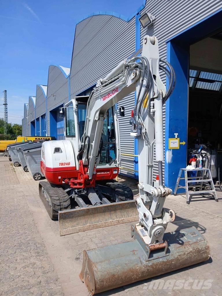 Takeuchi TB 240 DPF Міні-екскаватори < 7т